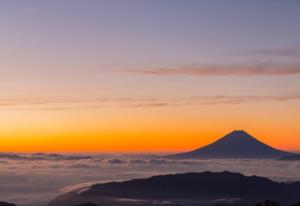 宁愿住坟地也不住庙 宁可房后有坟不可房前有庙